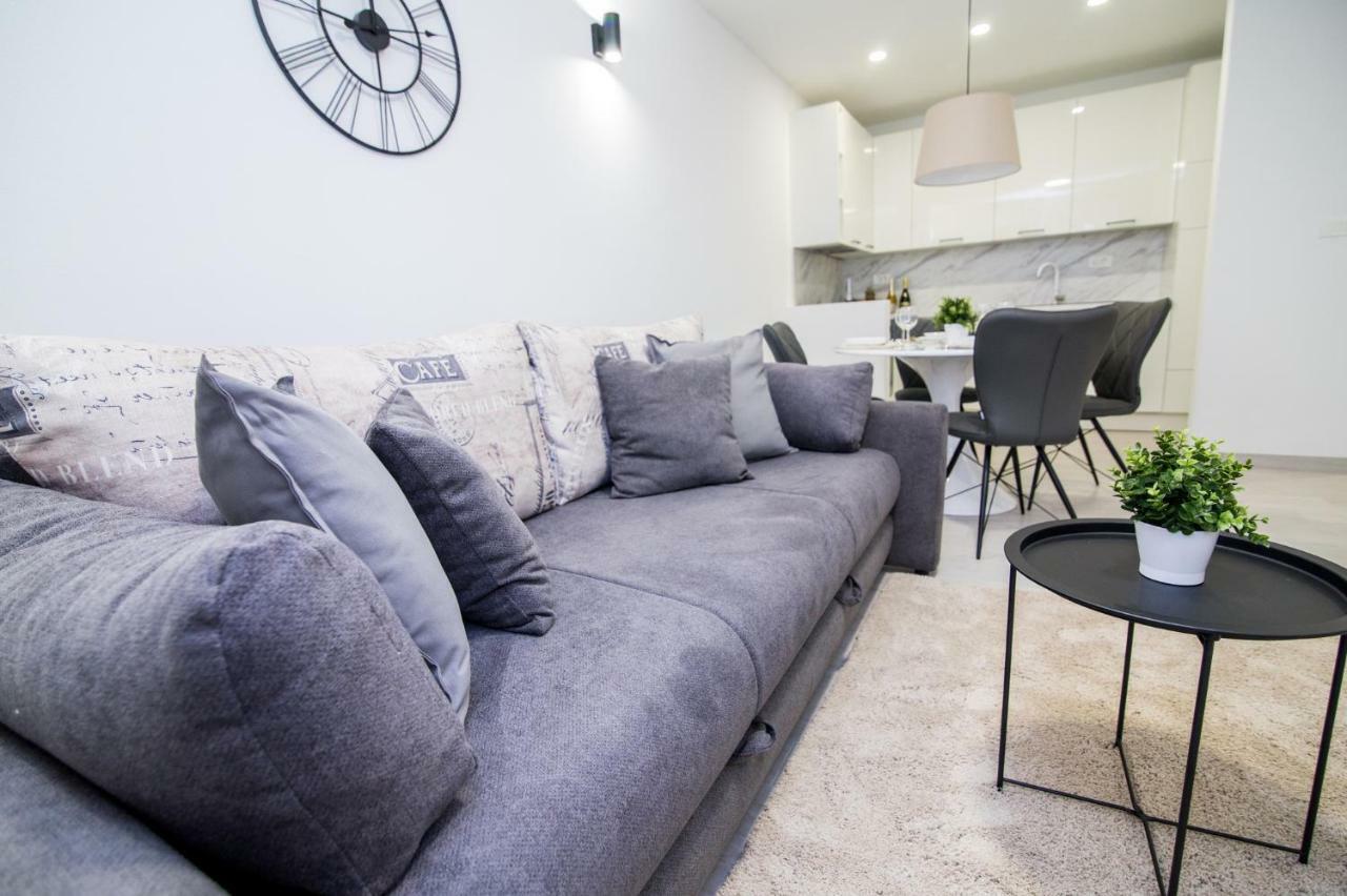 Fk Apartments باكوشتاني المظهر الخارجي الصورة