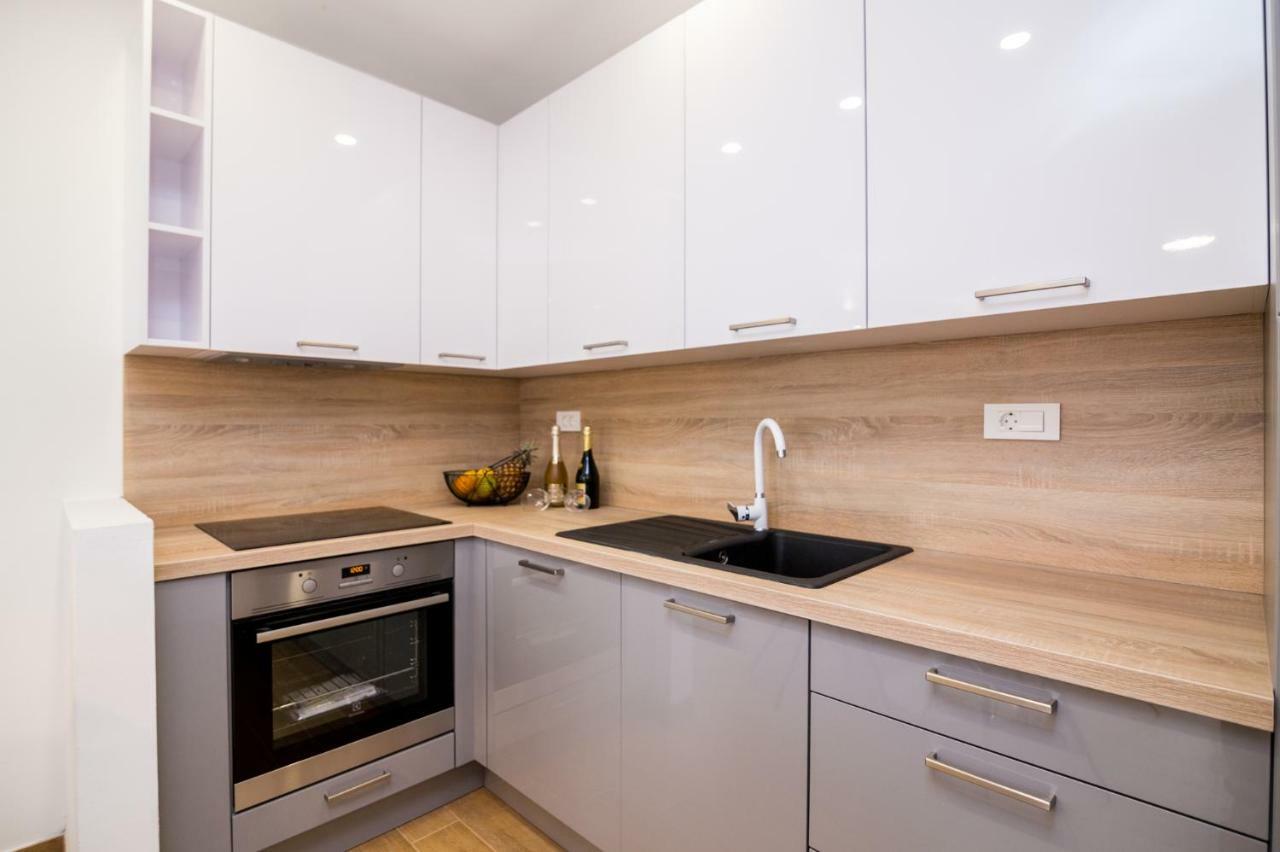 Fk Apartments باكوشتاني المظهر الخارجي الصورة
