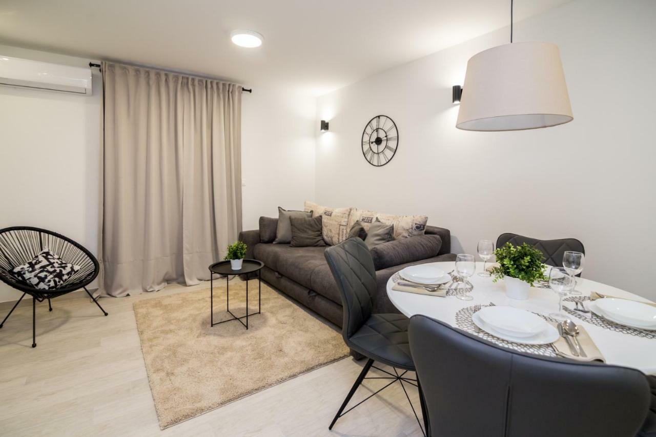 Fk Apartments باكوشتاني المظهر الخارجي الصورة