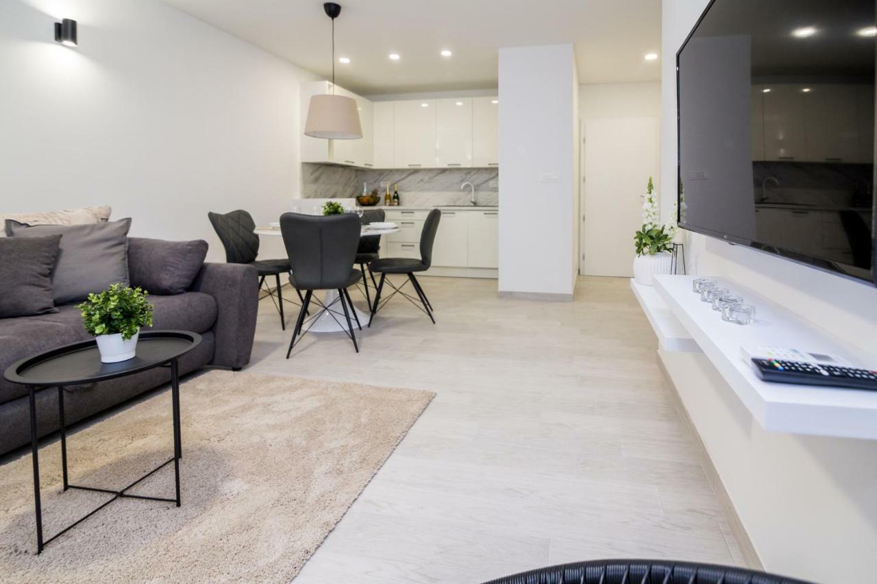 Fk Apartments باكوشتاني المظهر الخارجي الصورة