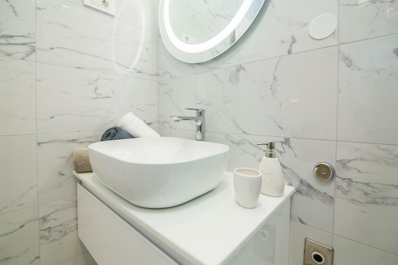 Fk Apartments باكوشتاني المظهر الخارجي الصورة